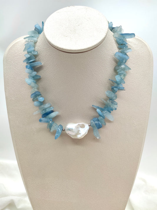 LARGE BAROQUE PEARL WITH AQUAMARINE NECKLACE