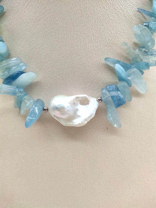 LARGE BAROQUE PEARL WITH AQUAMARINE NECKLACE