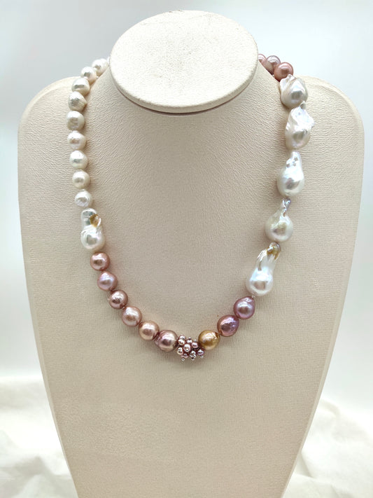 IRIDESCENT FRESHWATER BAROQUE PEARL NACKLACE