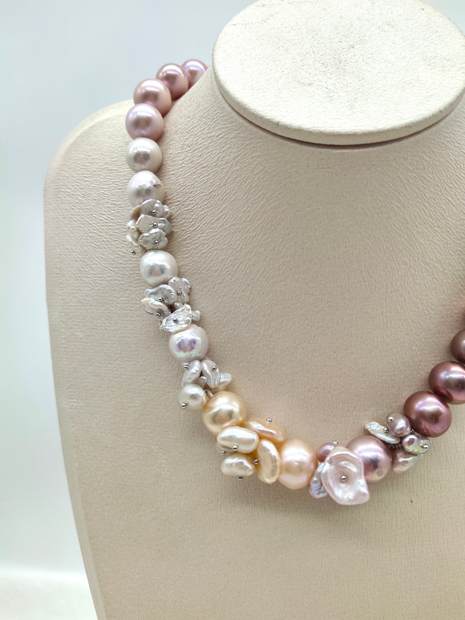 CUSTOM MADE GRADIENT PEARL NACKLACE