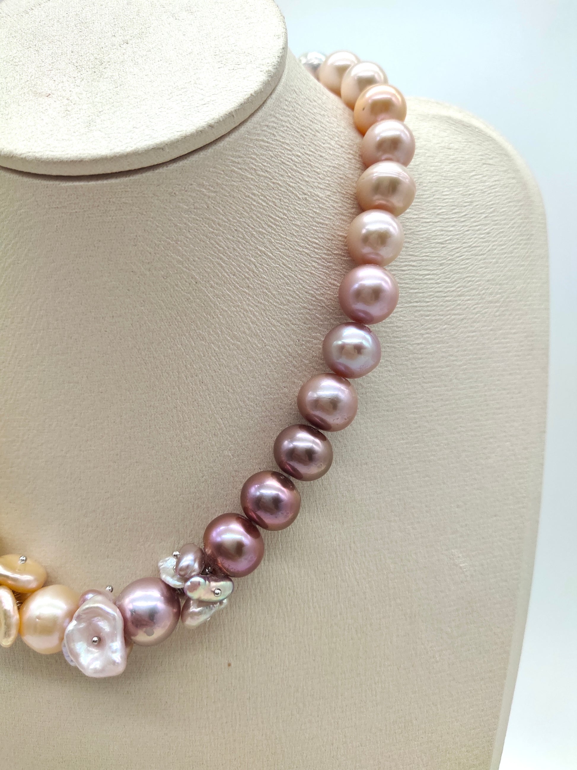 CUSTOM MADE GRADIENT PEARL NACKLACE
