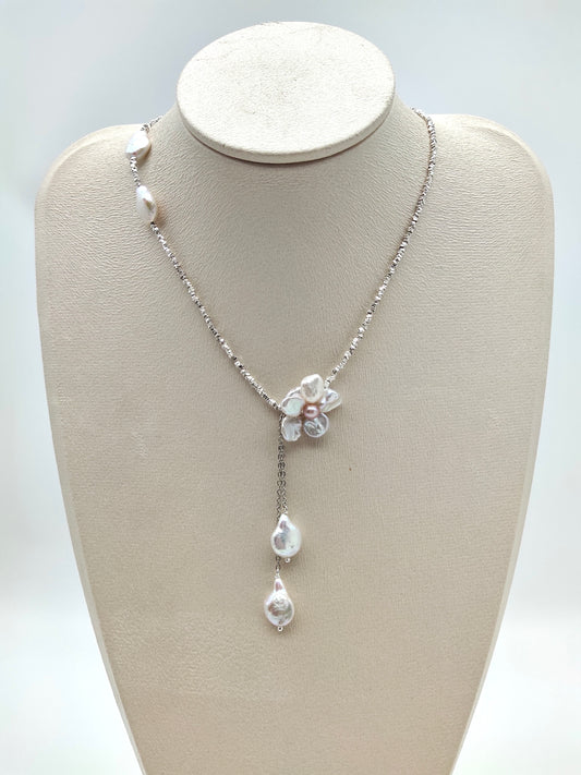 ROMANTIC BLOOM PEARL NECKLACE WITH SILVER BEADS