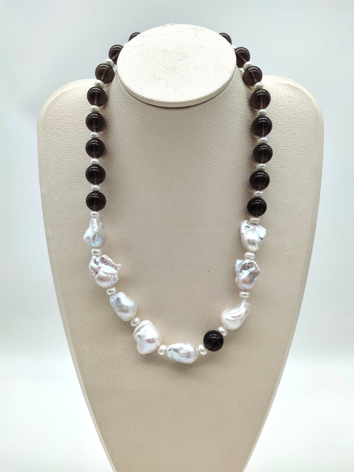 LARGE BAROQUE PEARL WITH SMOKY QUARTZ BEADS NECKLACE