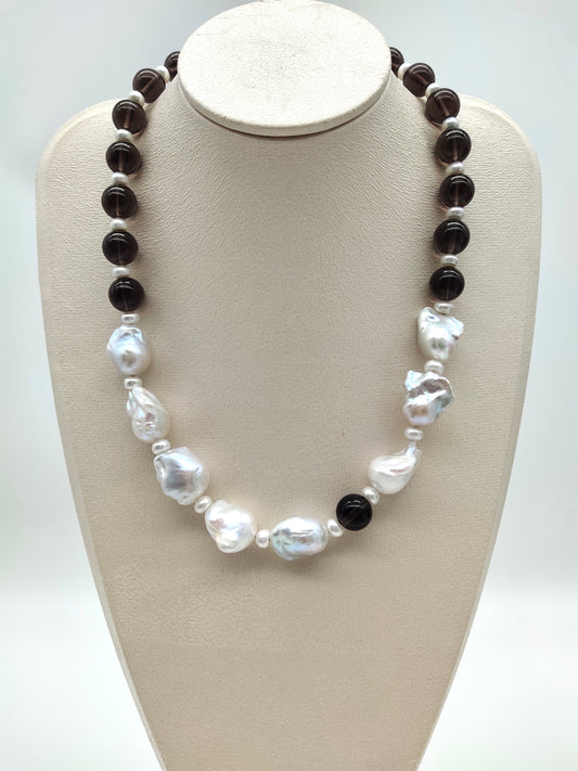 LARGE BAROQUE PEARL WITH SMOKY QUARTZ BEADS NECKLACE