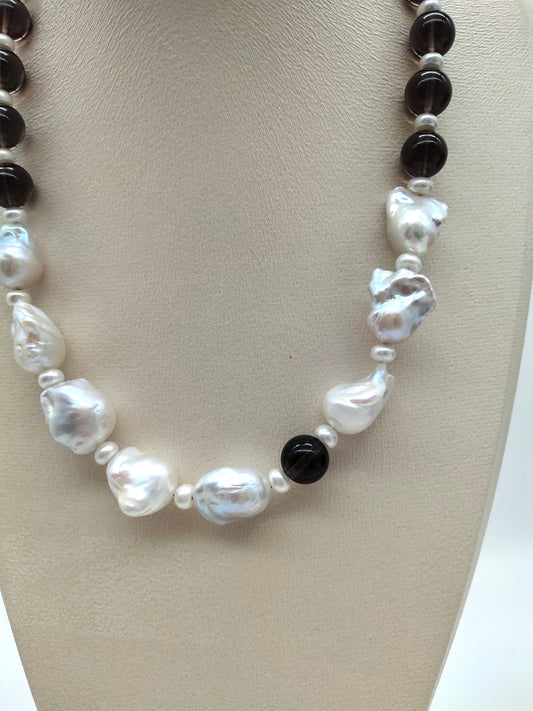 LARGE BAROQUE PEARL WITH SMOKY QUARTZ BEADS NECKLACE