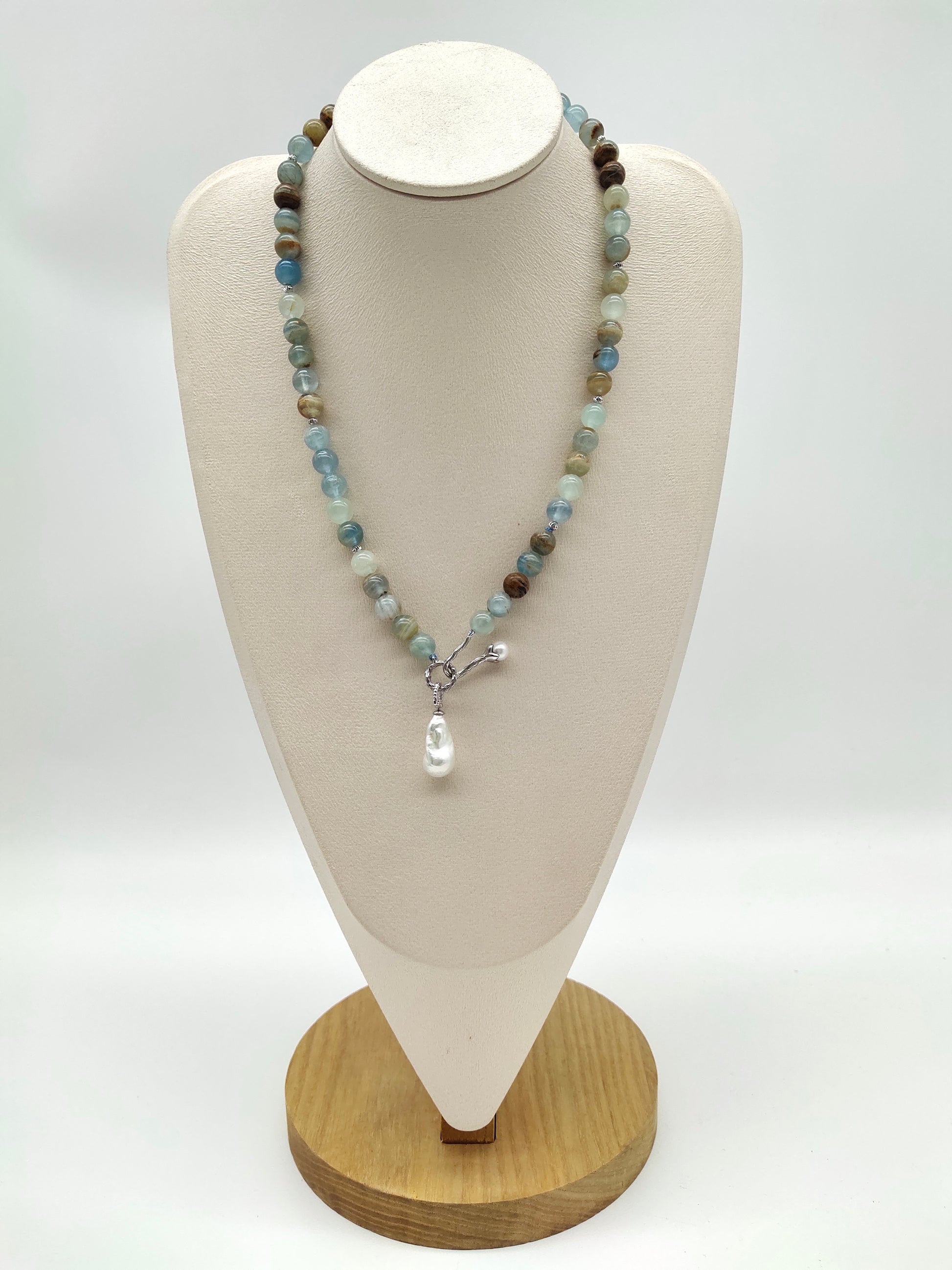 BLUE CALCITE NECKLACE WITH BAROQUE PEARL PENDANT