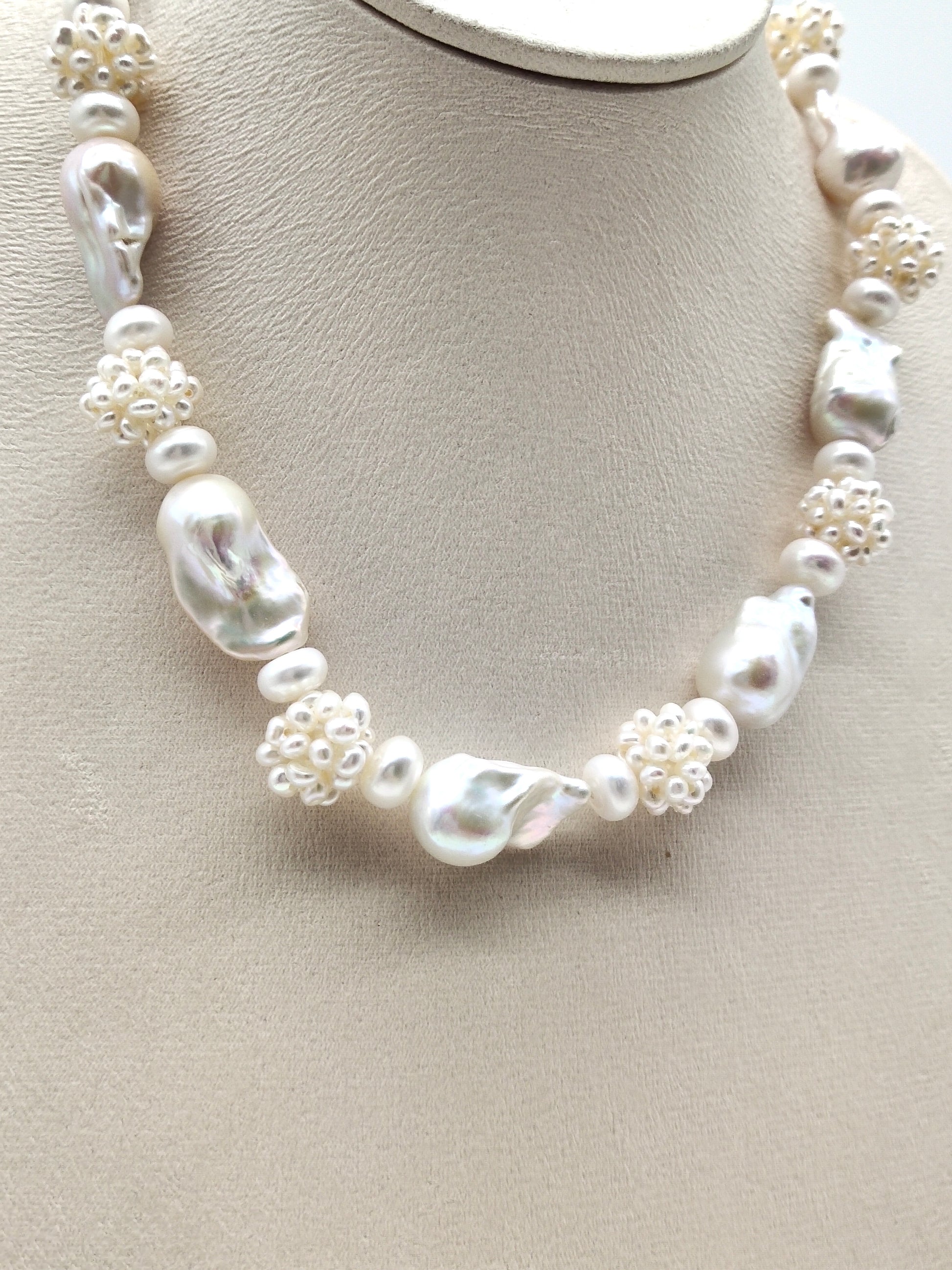 HANDMADE WEAVE WHITE PEARL BALL WITH BAROQUE PEARL NECKLACE