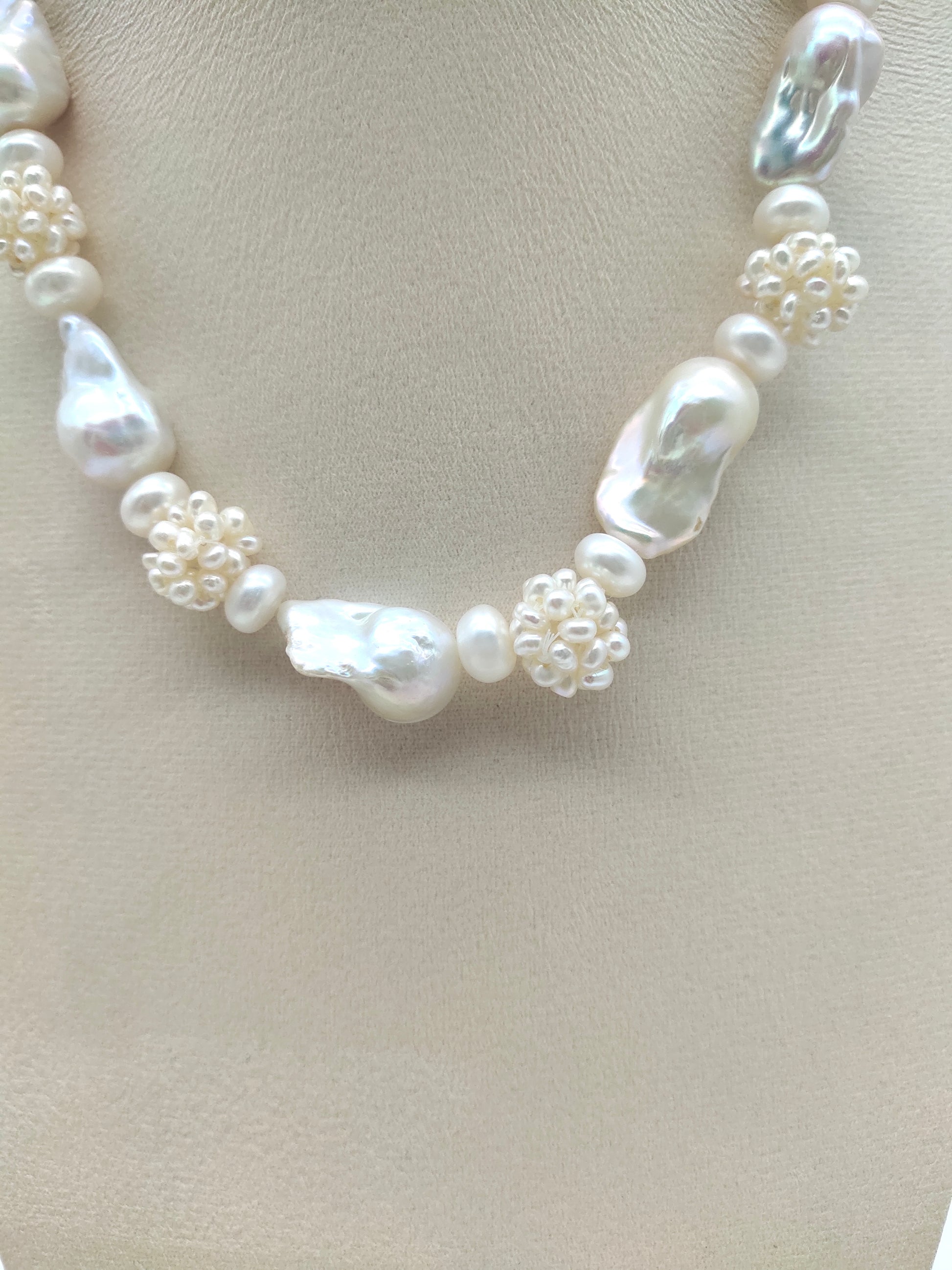 HANDMADE WEAVE WHITE PEARL BALL WITH BAROQUE PEARL NECKLACE