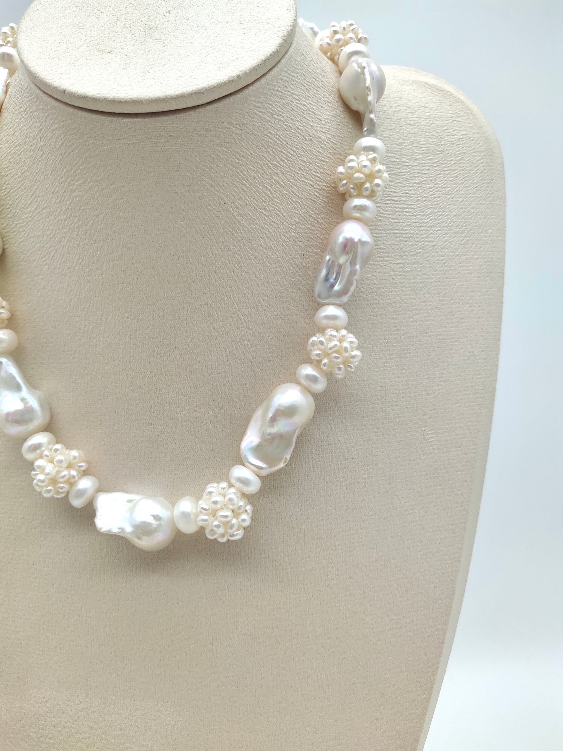 HANDMADE WEAVE WHITE PEARL BALL WITH BAROQUE PEARL NECKLACE