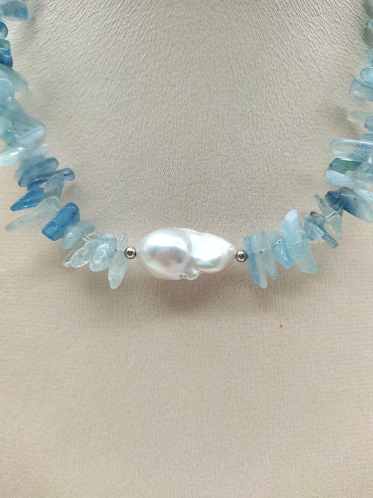 LARGE BAROQUE PEARL WITH AQUAMARINE NECKLACE