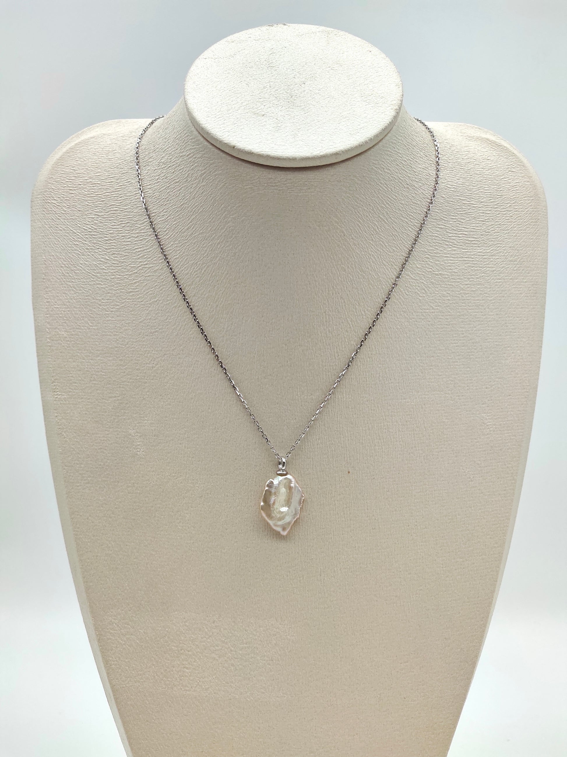 CHAMPAGNE KESHI PEARL PENDANT