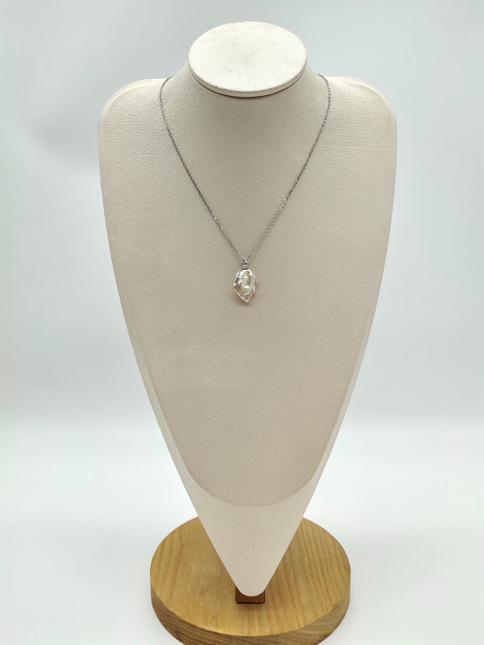 CHAMPAGNE KESHI PEARL PENDANT