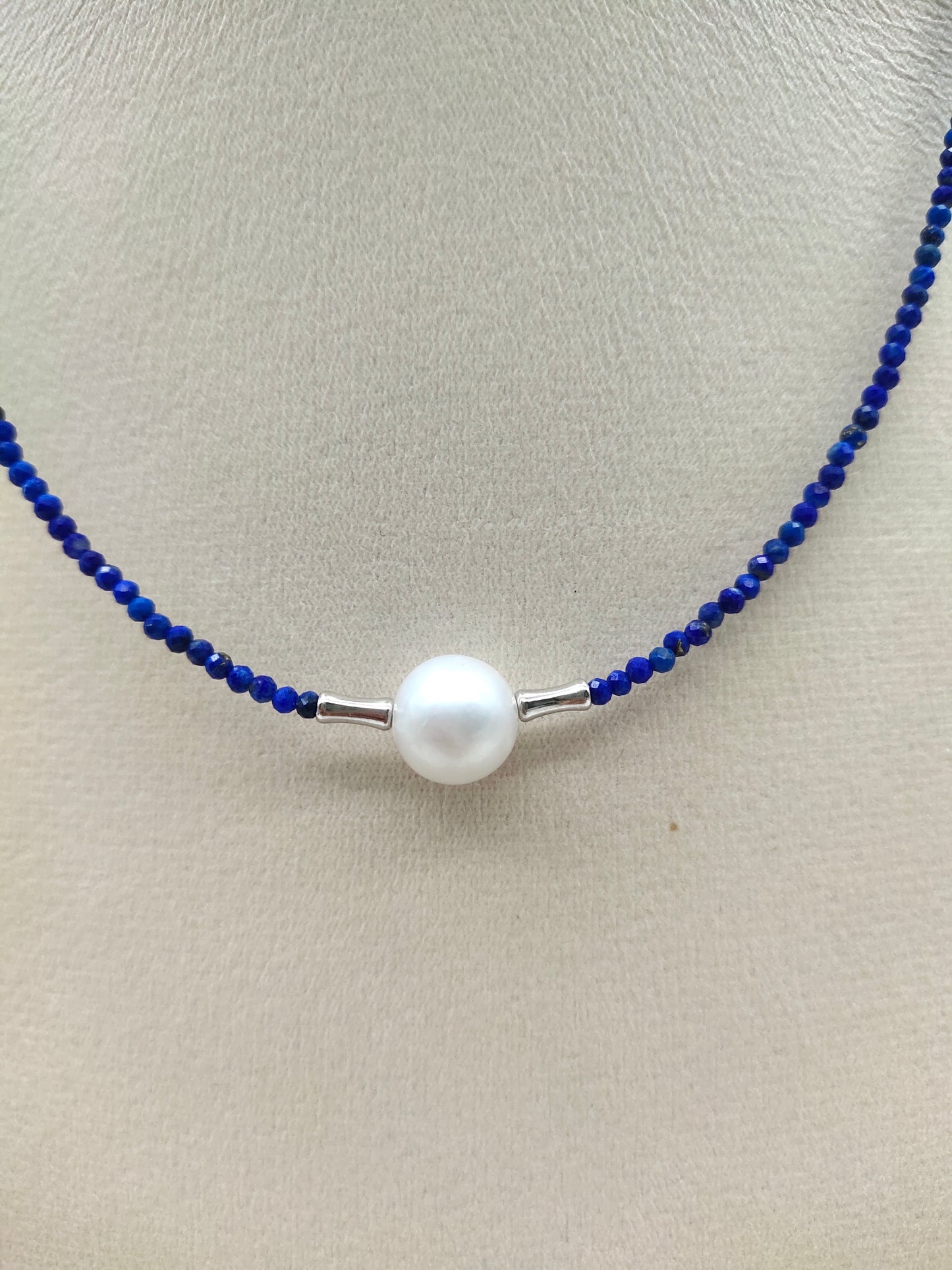 NATURAL LAPIS LAZULI NECKLACE WITH FRESHWATER PEARL