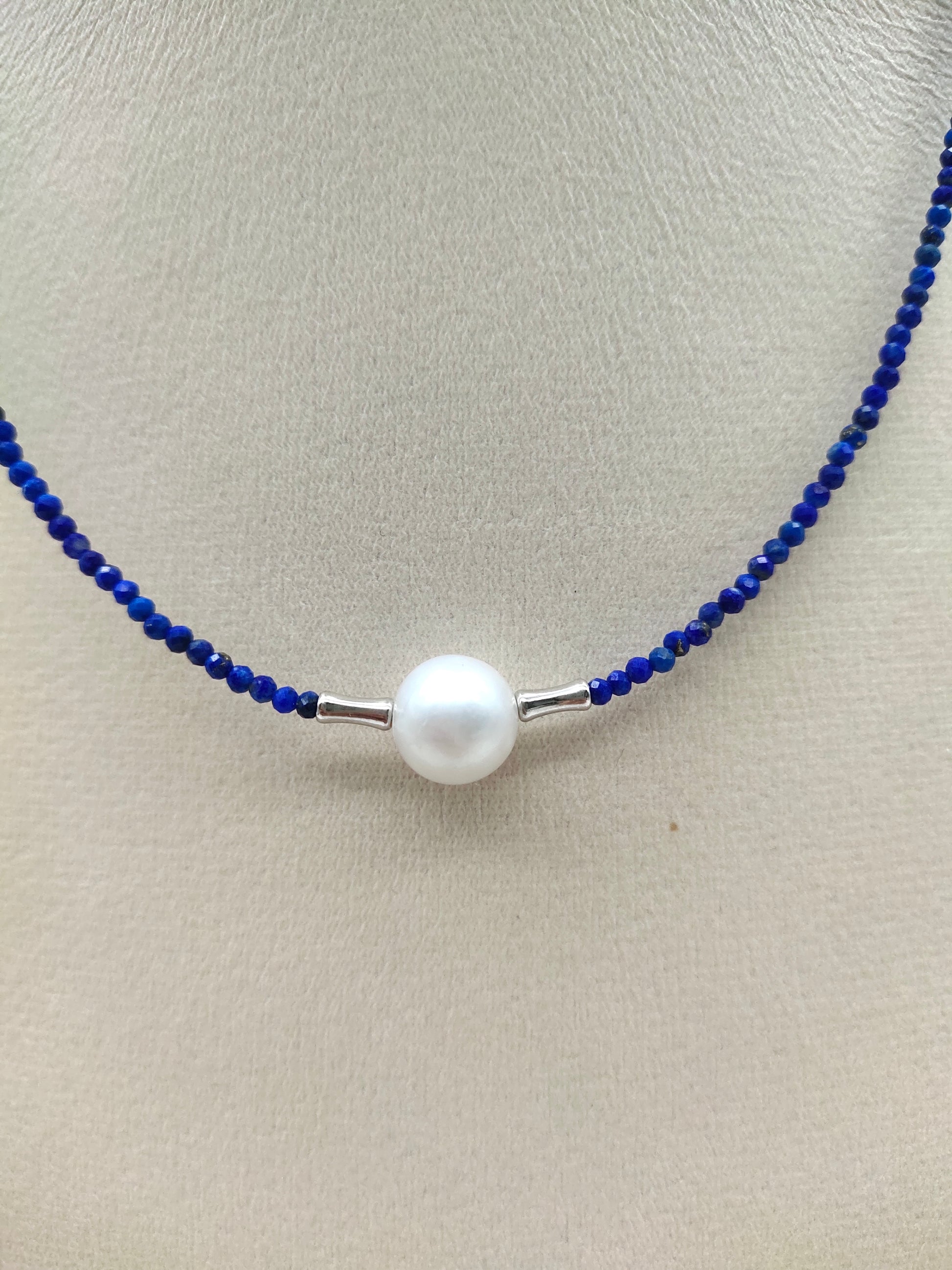 NATURAL LAPIS LAZULI NECKLACE WITH FRESHWATER PEARL
