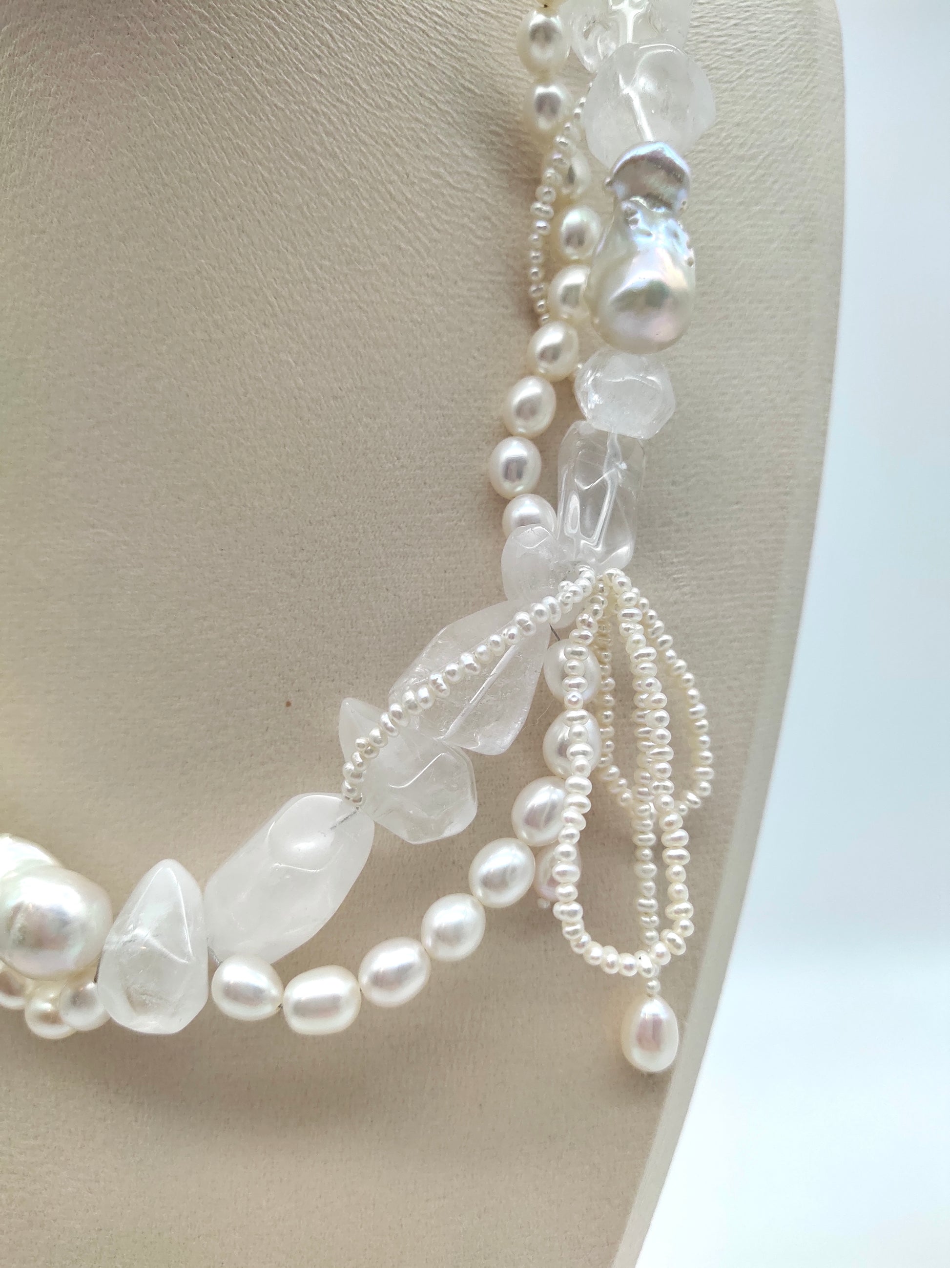 FRESHWATER PEARL WITH WHITE CRYSTAL QUARTZ NECKLACE