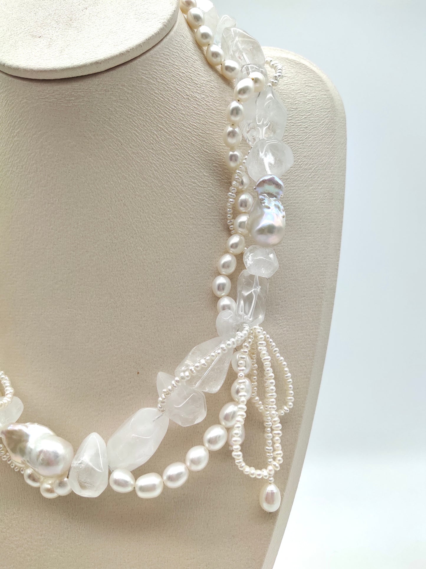 FRESHWATER PEARL WITH WHITE CRYSTAL QUARTZ NECKLACE