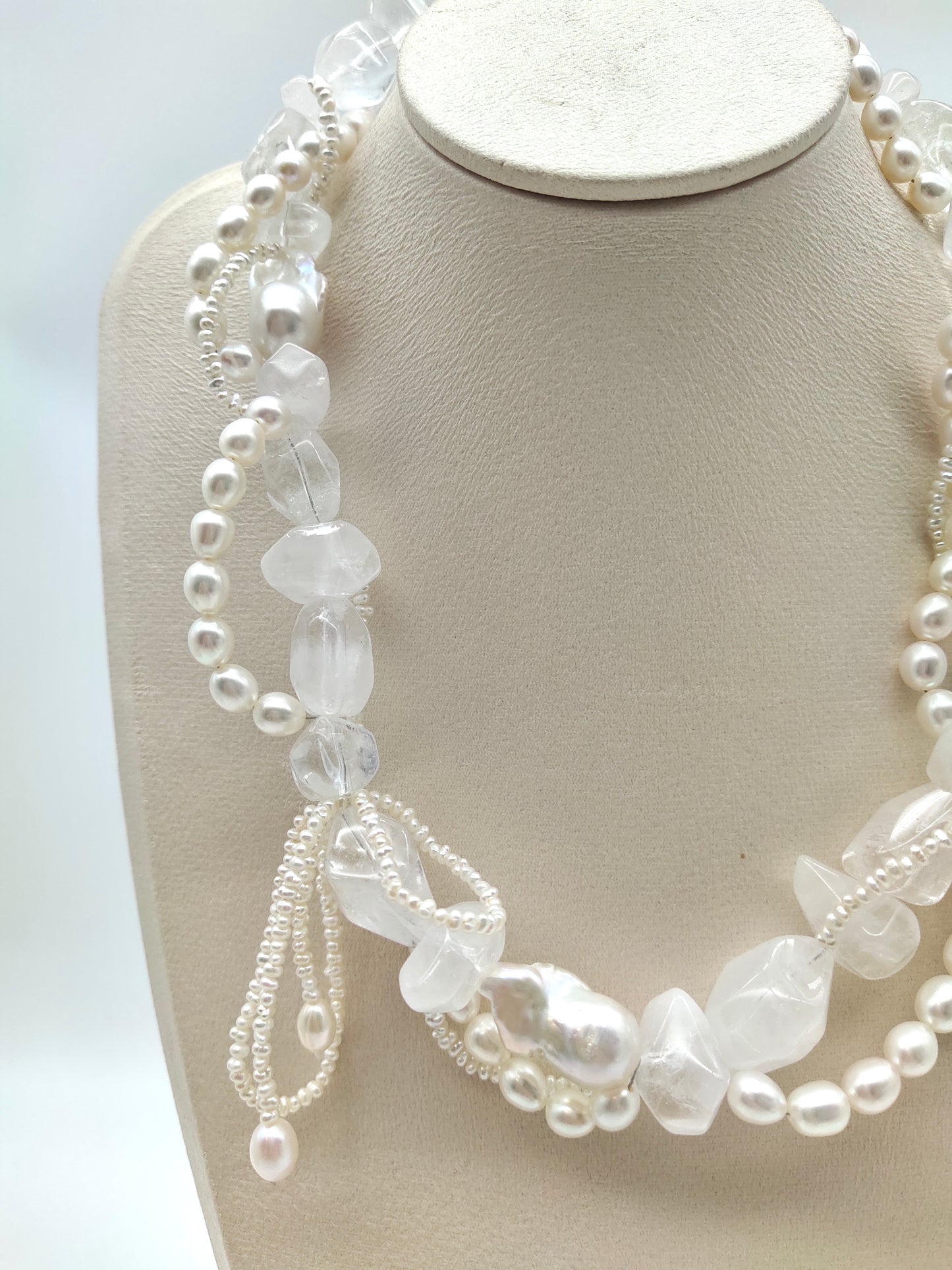 FRESHWATER PEARL WITH WHITE CRYSTAL QUARTZ NECKLACE