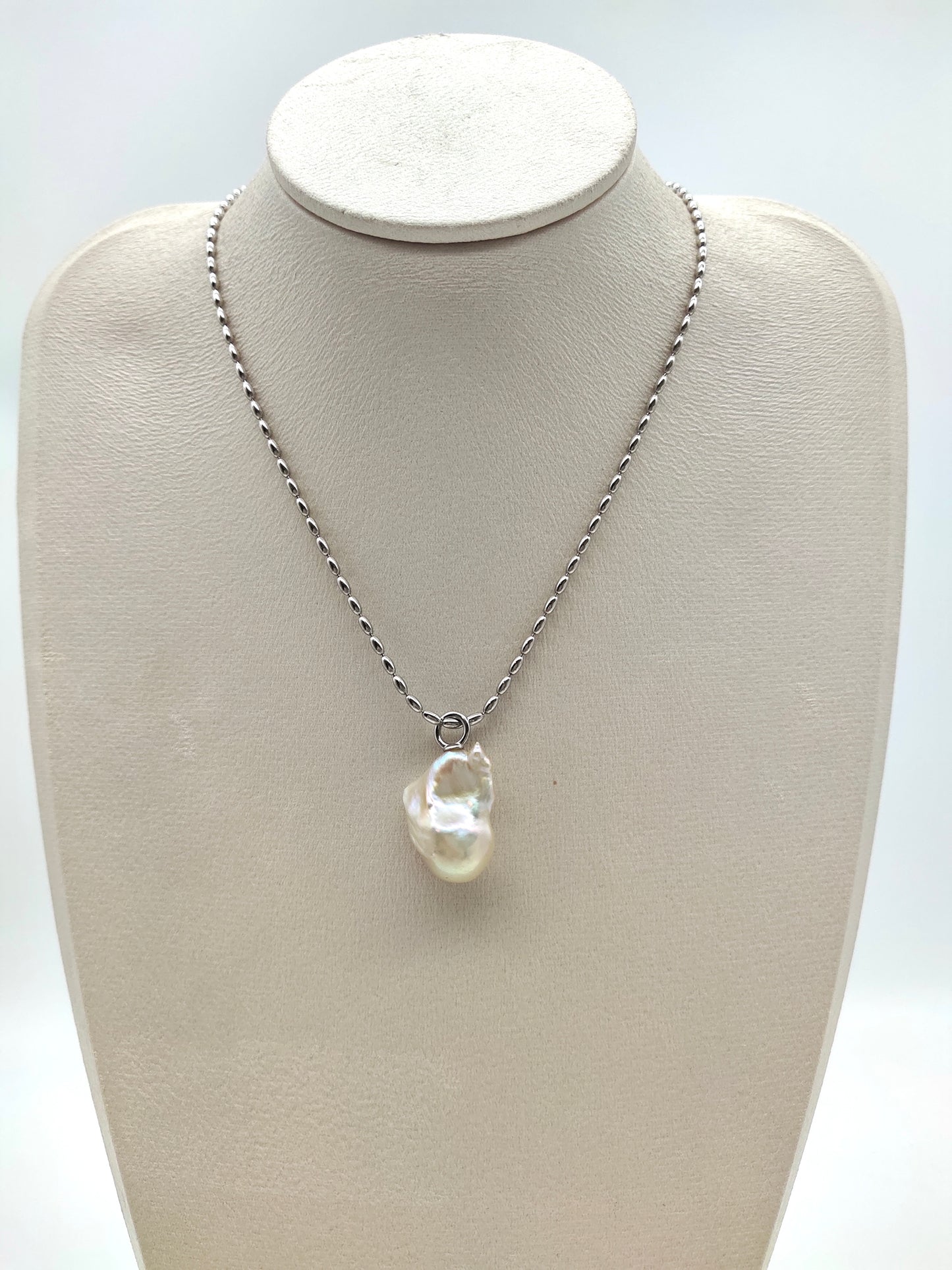 CHAMPAGNE BAROQUE PEARL EARRINGS