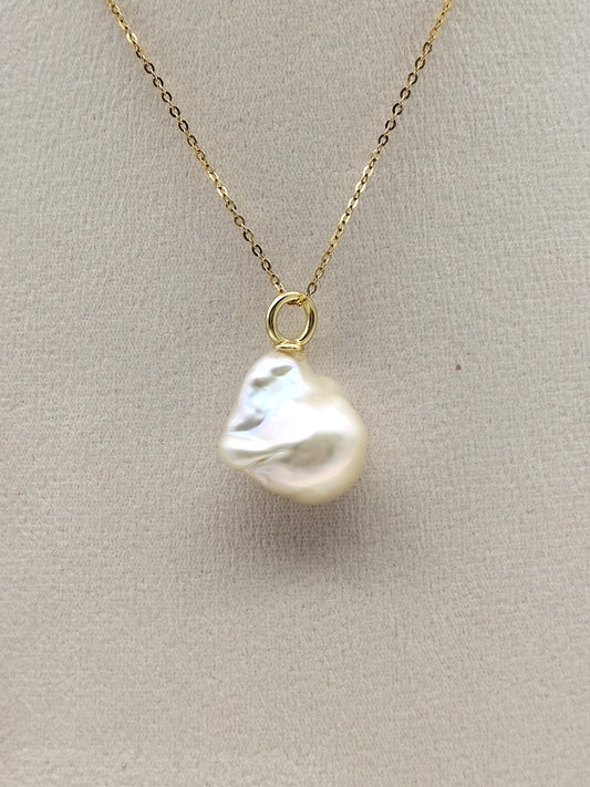 CHAMPAGNE BAROQUE PEARL EARRINGS