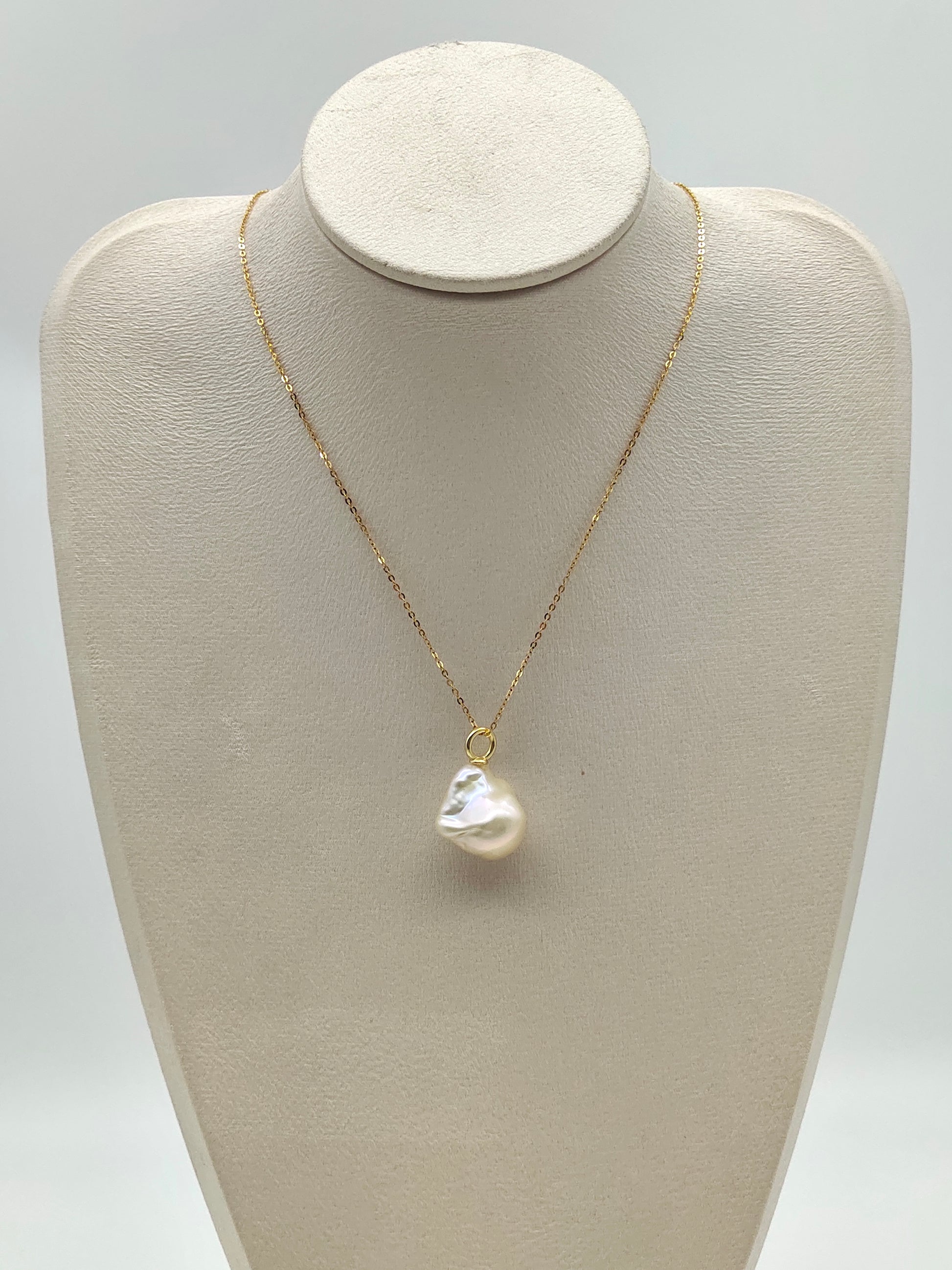 CHAMPAGNE BAROQUE PEARL EARRINGS