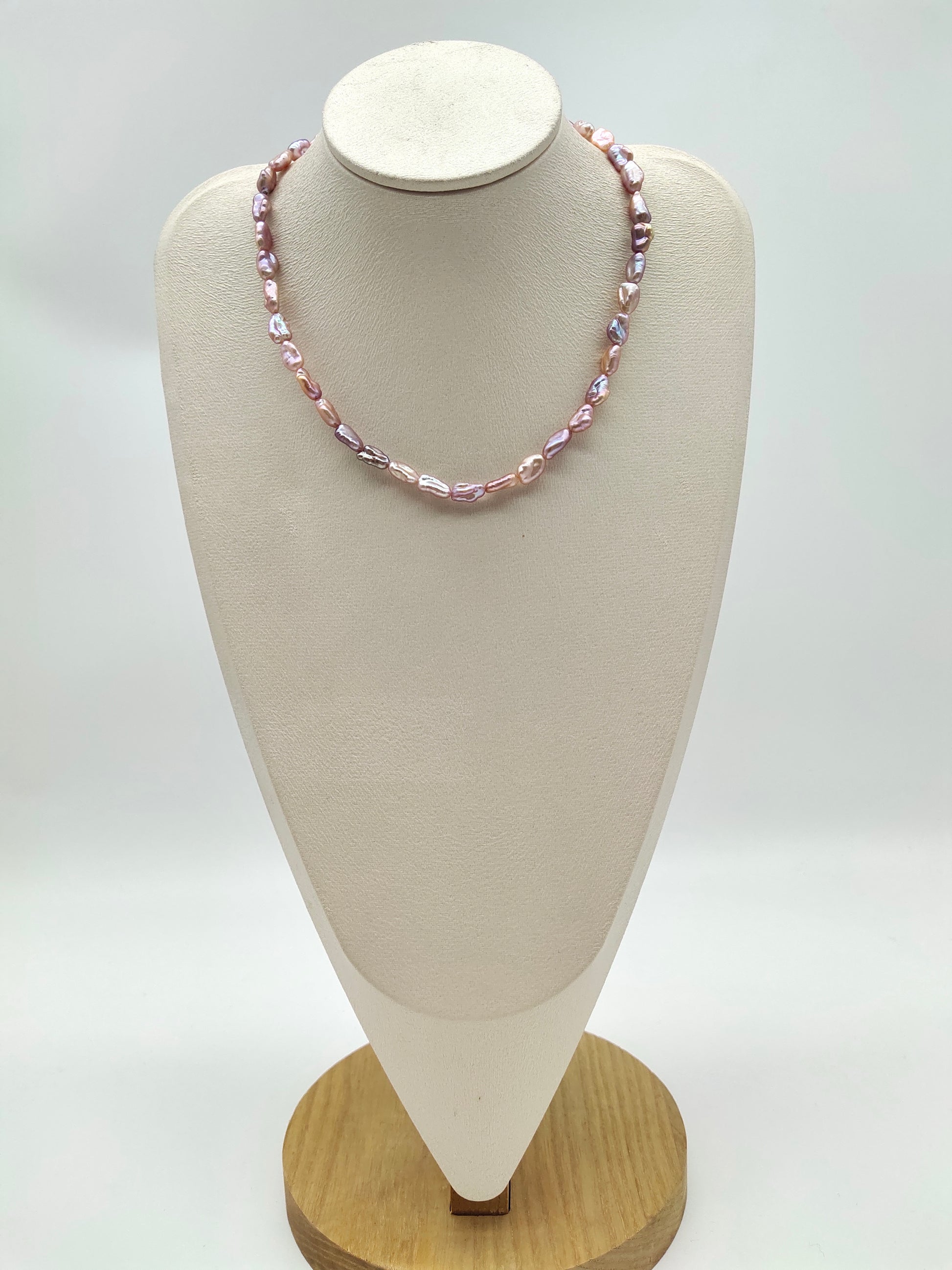 IRIDESCENT FRESHWATER KESHI PEARL NECKLACE