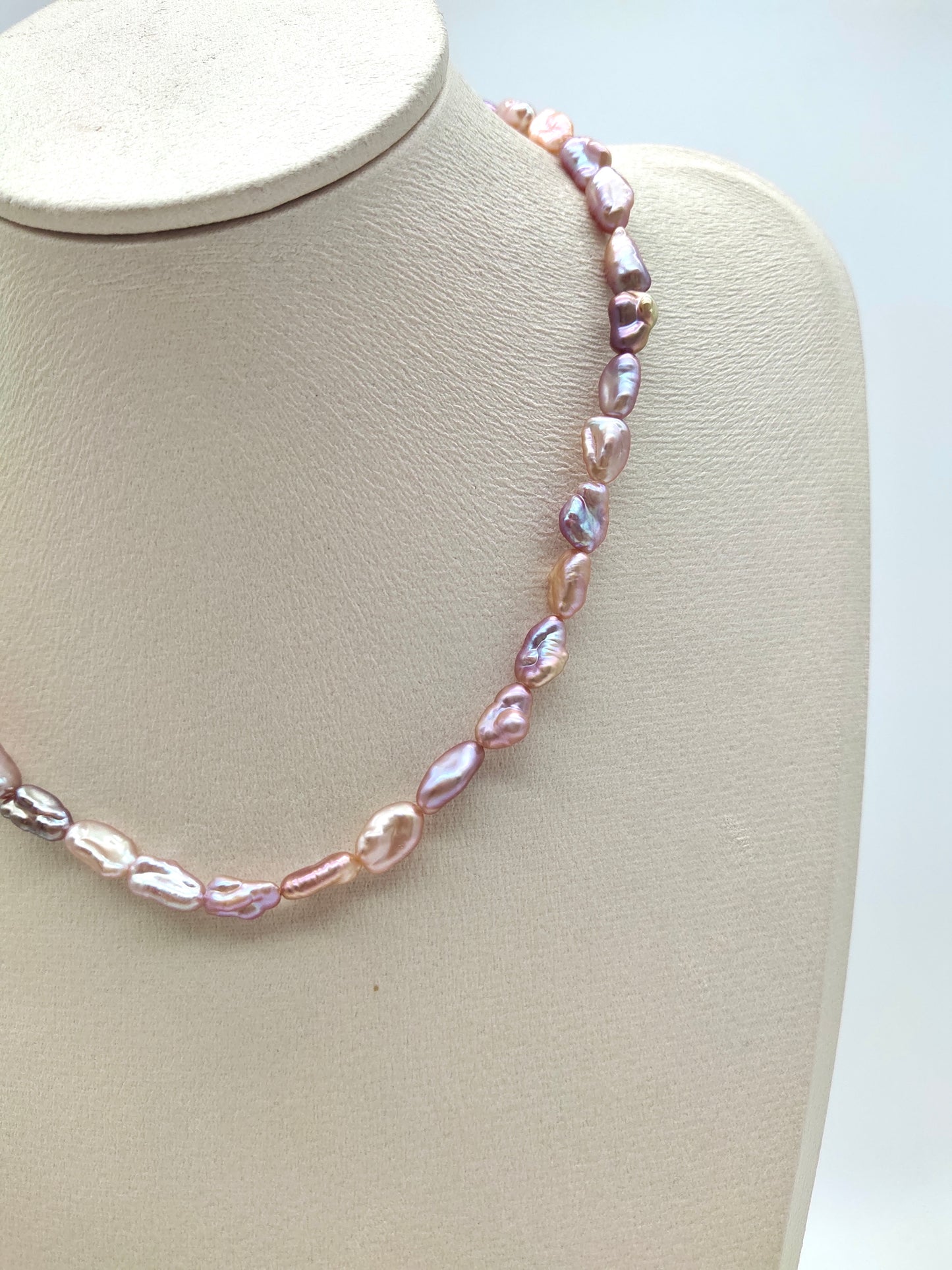 IRIDESCENT FRESHWATER KESHI PEARL NECKLACE