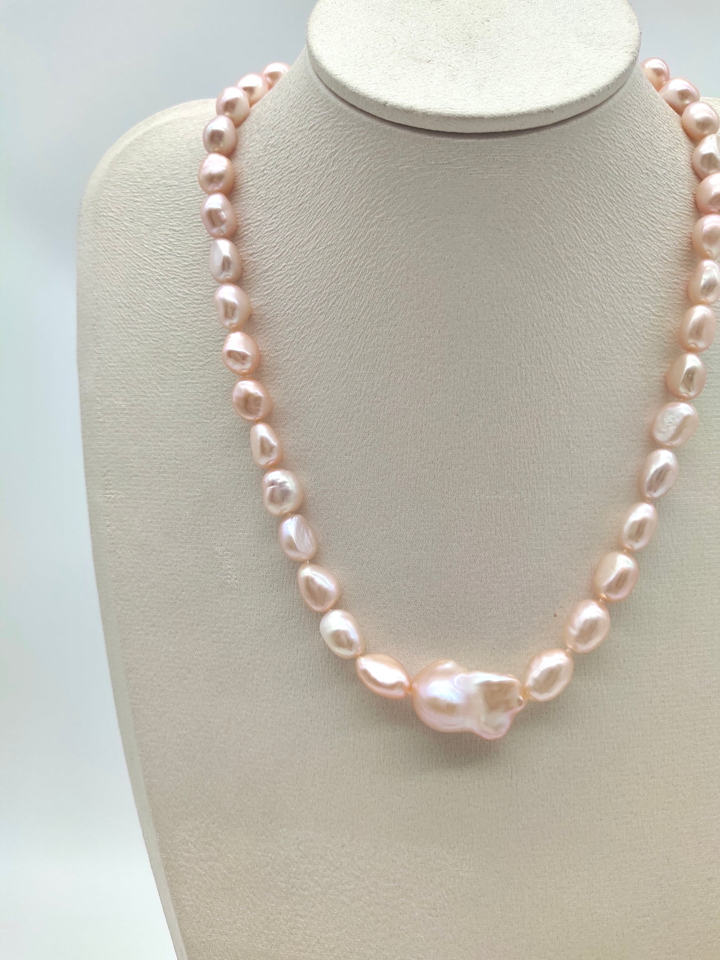 PEACH COLOUR PEARL NECKLACE