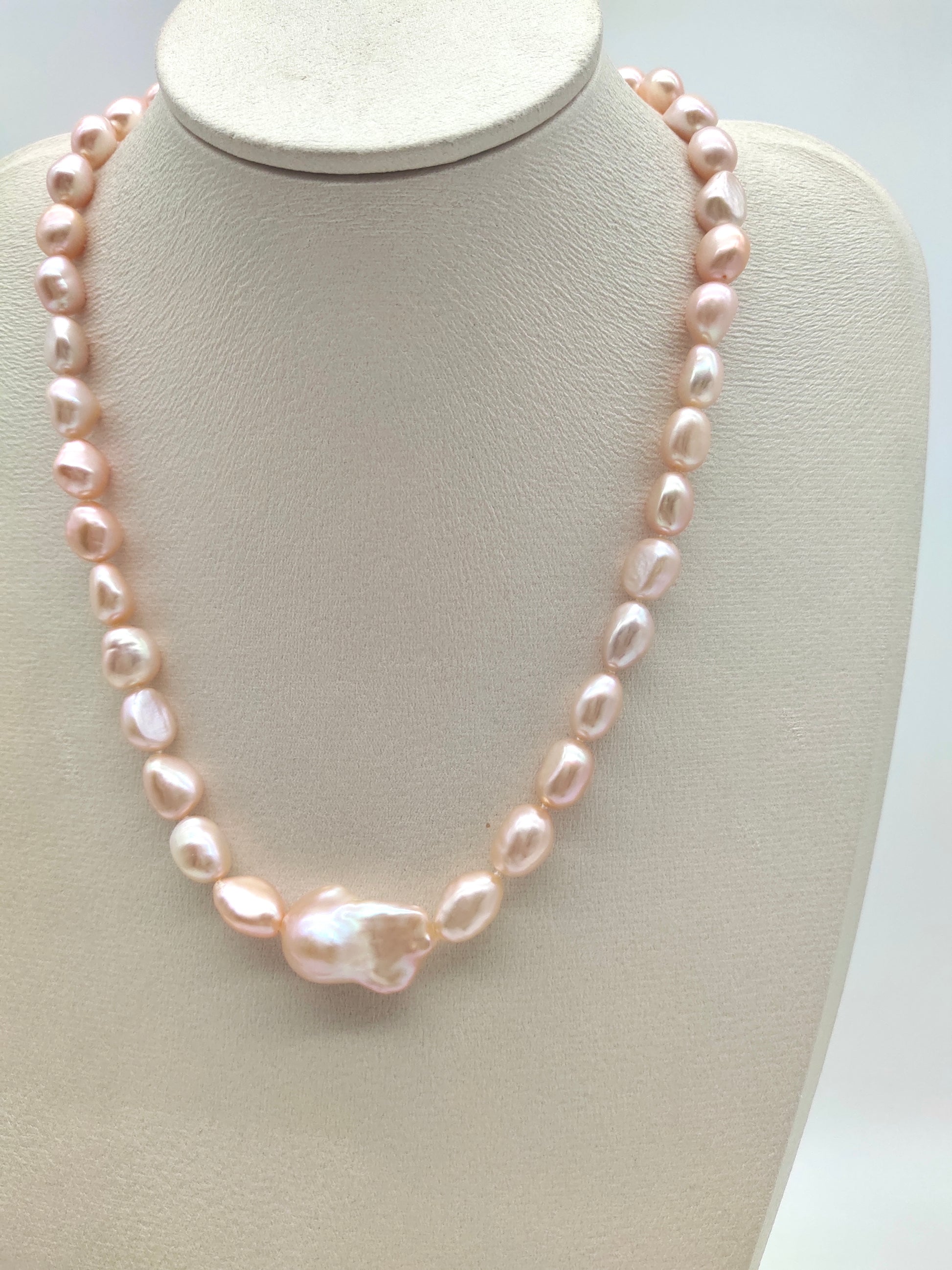 PEACH COLOUR PEARL NECKLACE