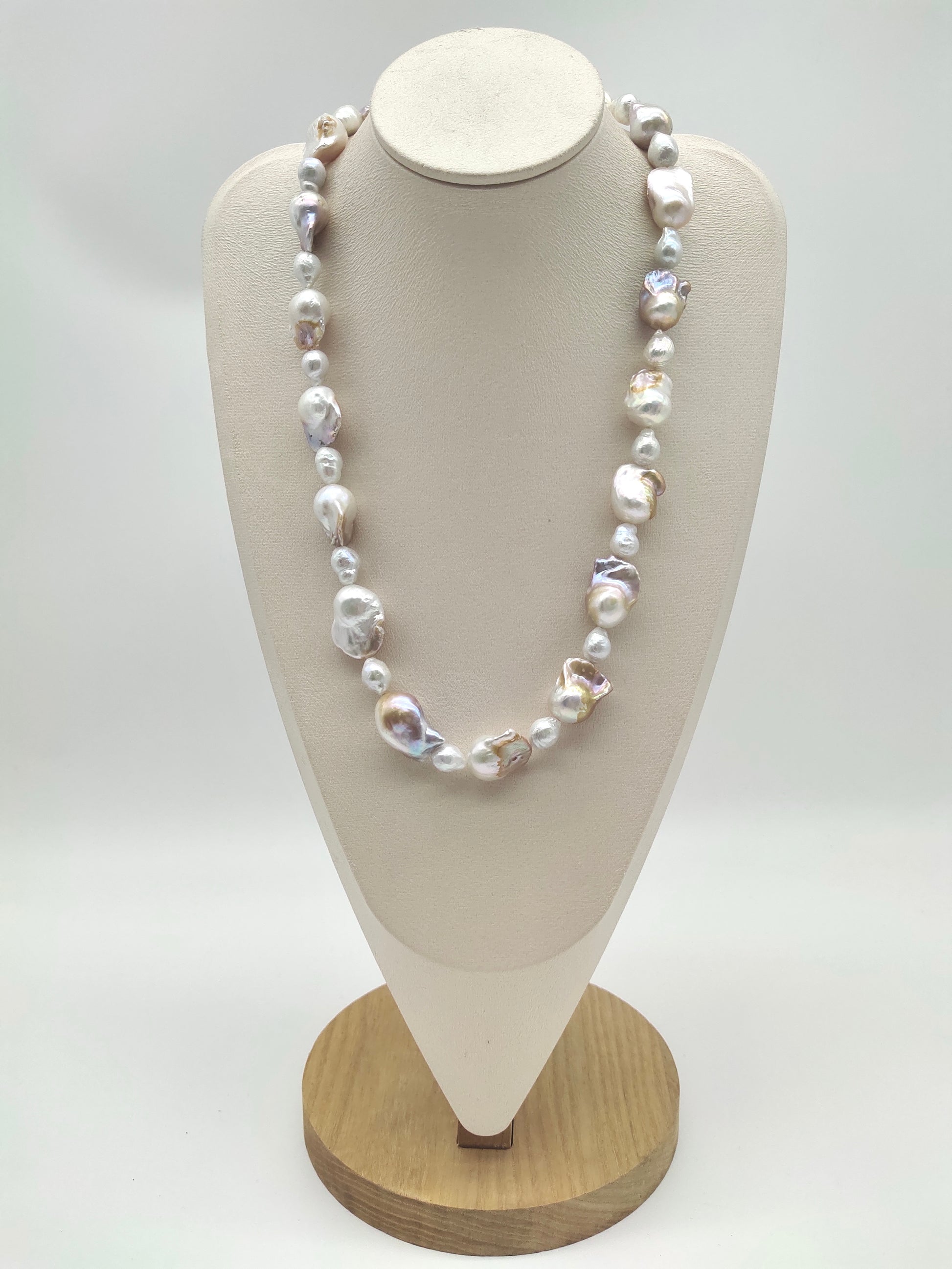UNIQUE COLOUR LARGE BAROQUE PEARL NECKLACE