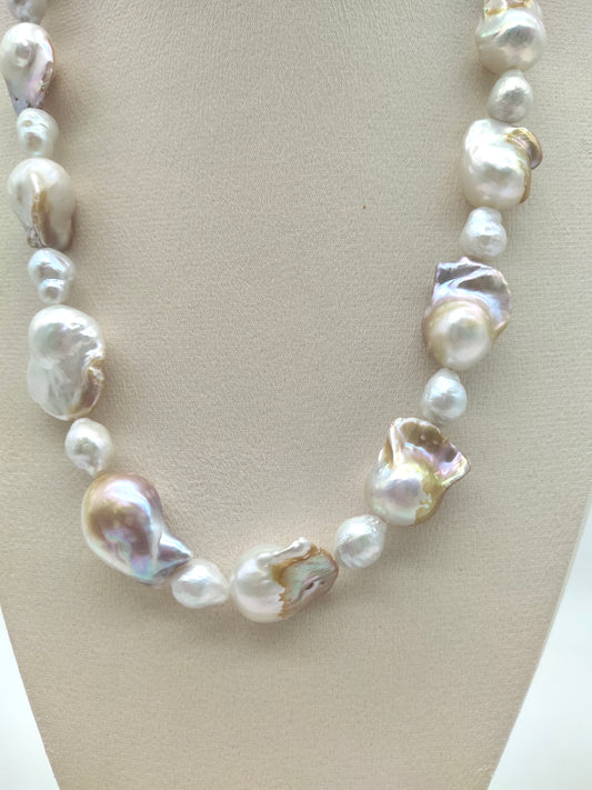UNIQUE COLOUR LARGE BAROQUE PEARL NECKLACE