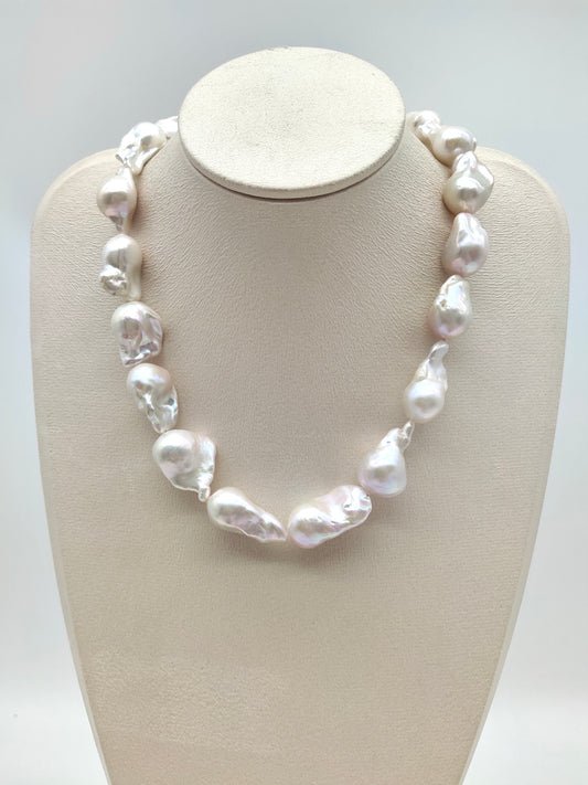 LARGE BAROQUE PEARL NECKLACE