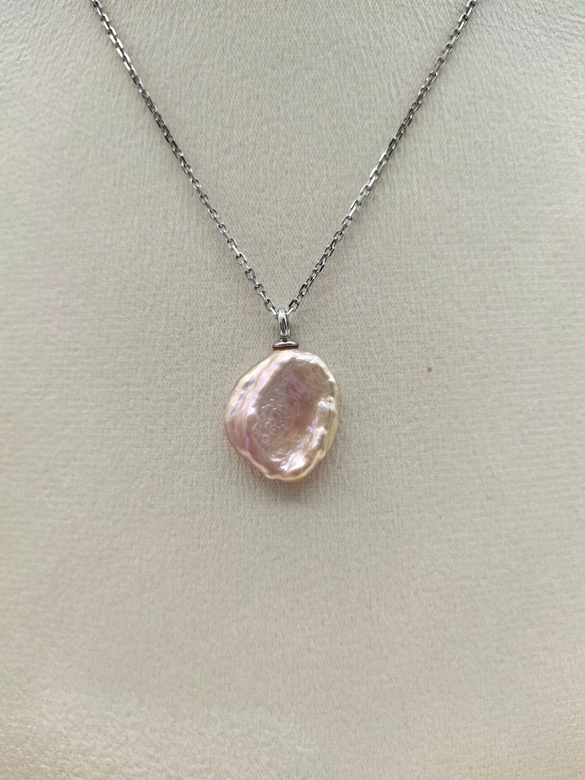 IRIDESCENT KESHI PEARL PENDANT