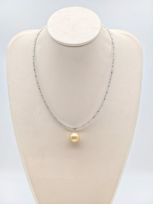 SOUTHSEA GOLD PEARL NECKLACE