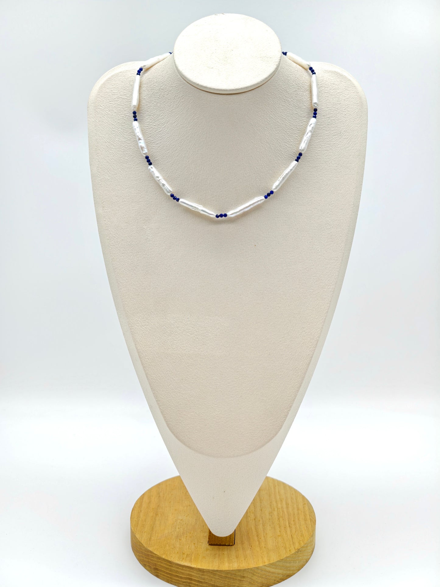 CLAUDIA NECKLACE WITH NATURAL LAPIS LAZULI