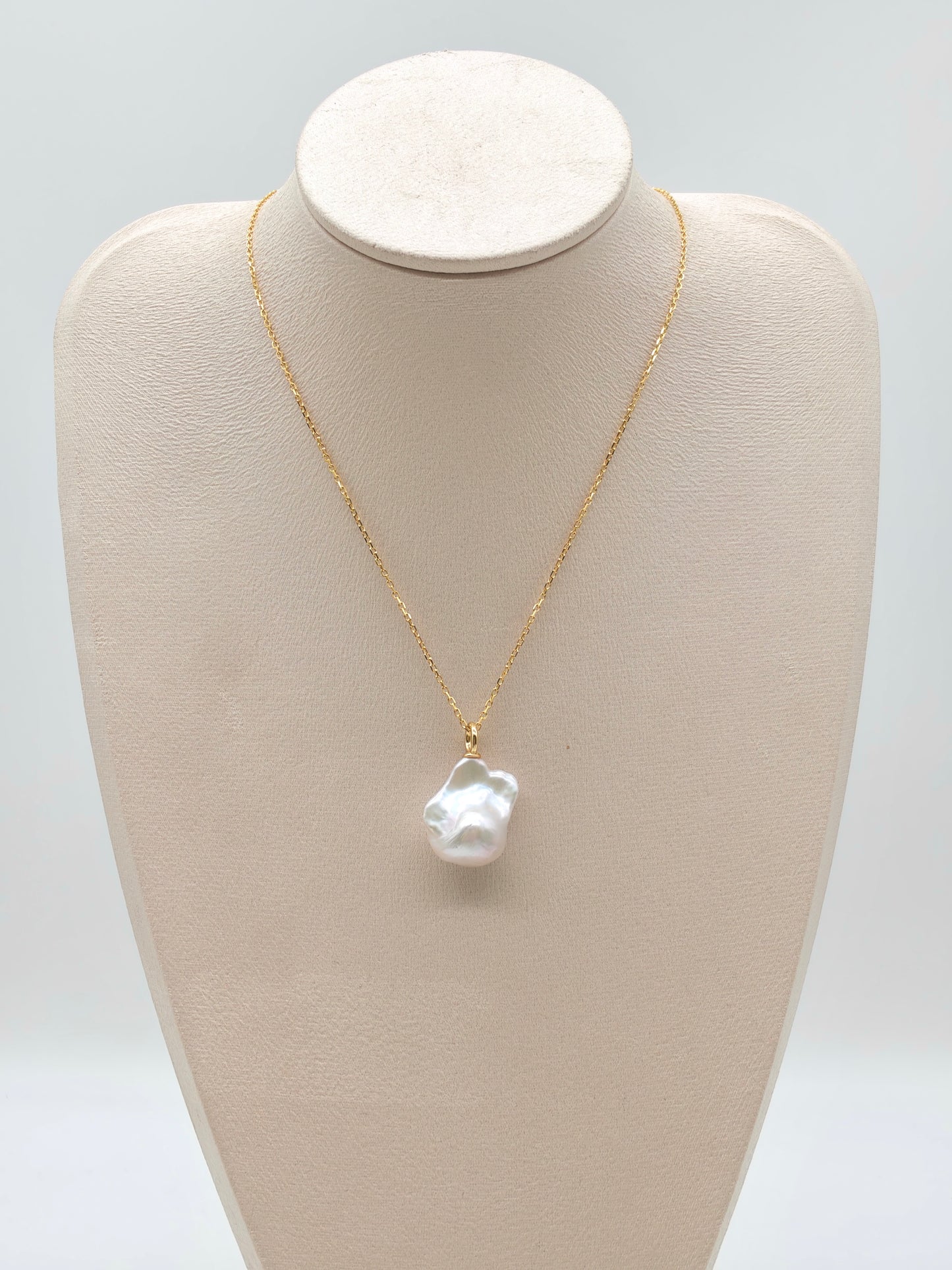 LARGE WHITE BAROQUE PEARL PENDANT