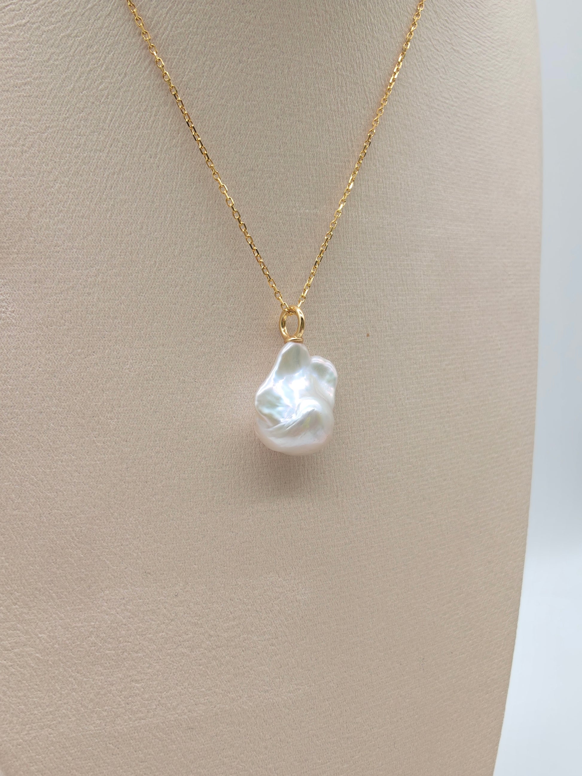 LARGE WHITE BAROQUE PEARL PENDANT