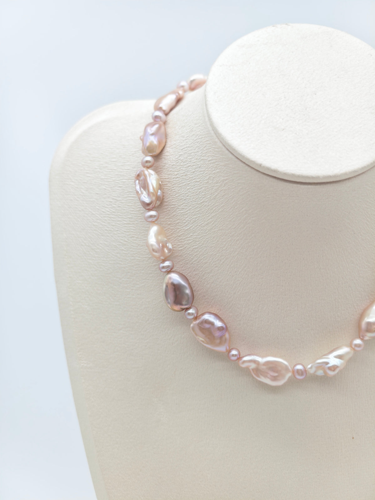 CUSTOM-MADE IRIDESCENT FRESHWATER KESHI PEARL CHOCKER
