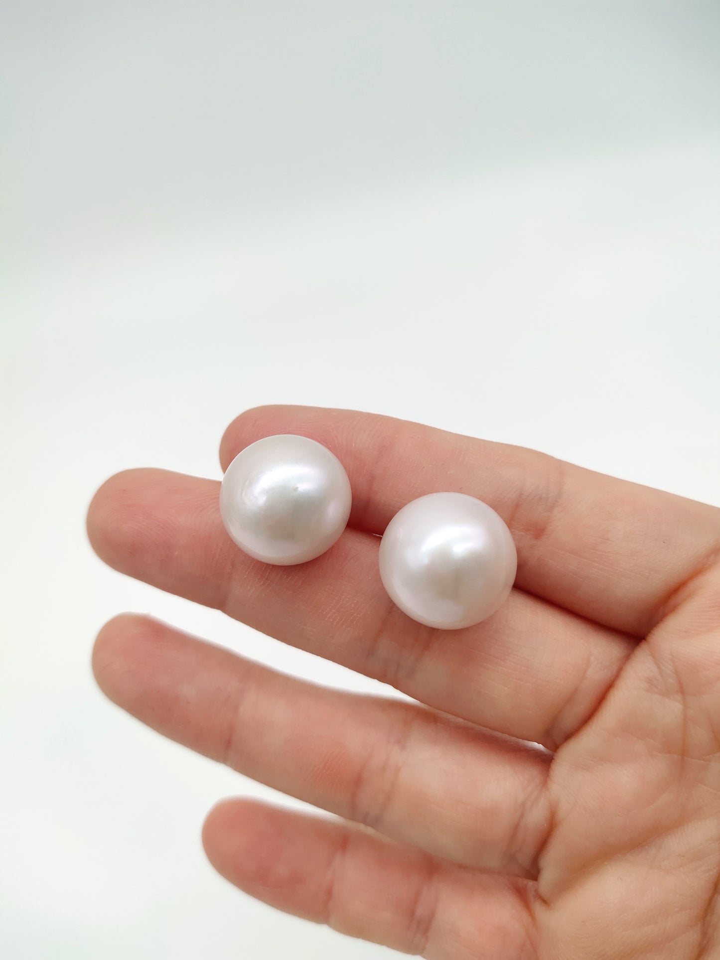 CLASSIC HIGH BUTTON SHAPE PEARL STUD EARRINGS