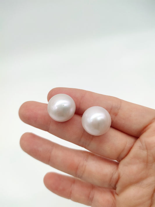 CLASSIC HIGH BUTTON SHAPE PEARL STUD EARRINGS