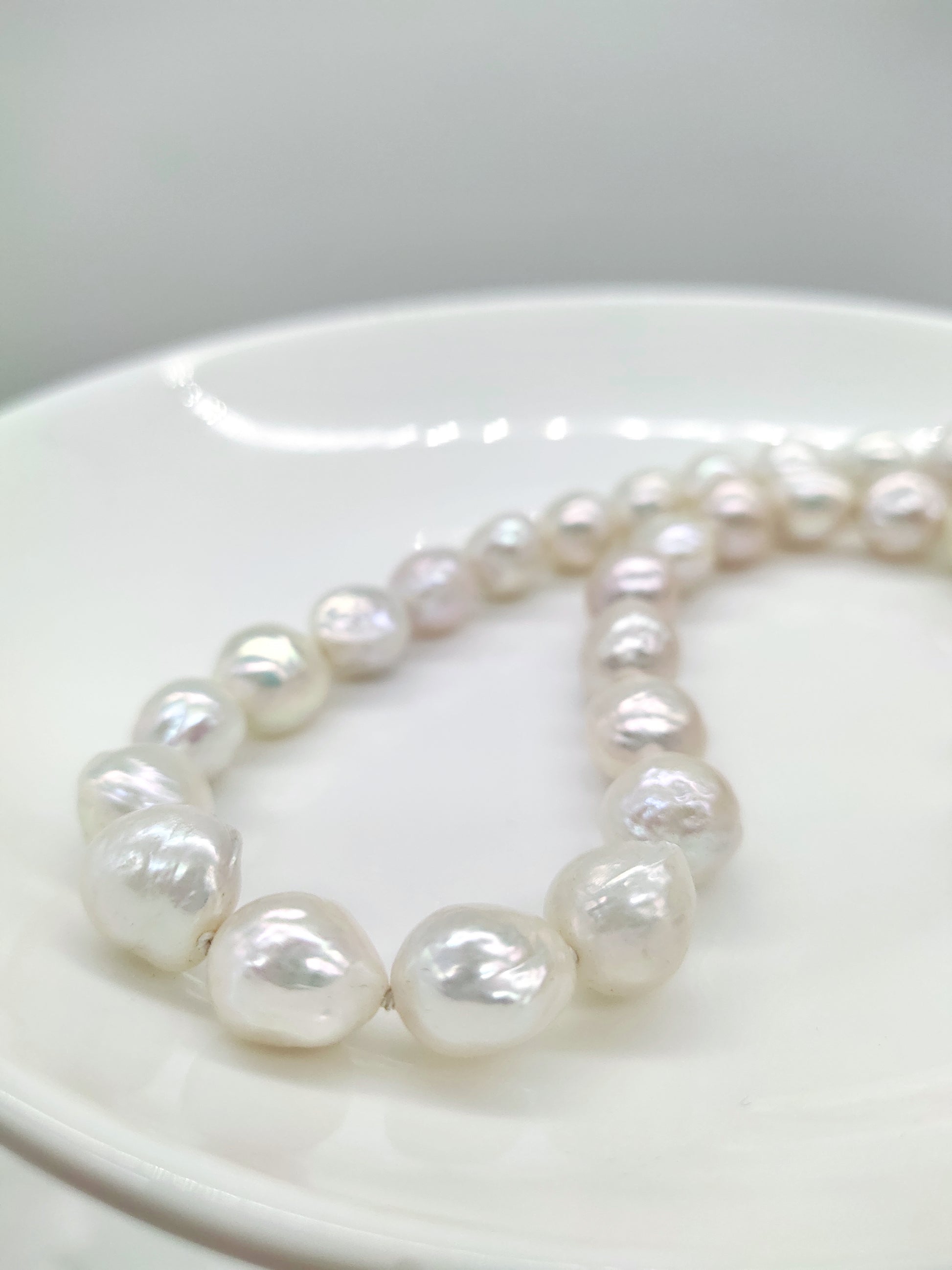 RIPPLE FRESHWATER PEARL NECKLACE