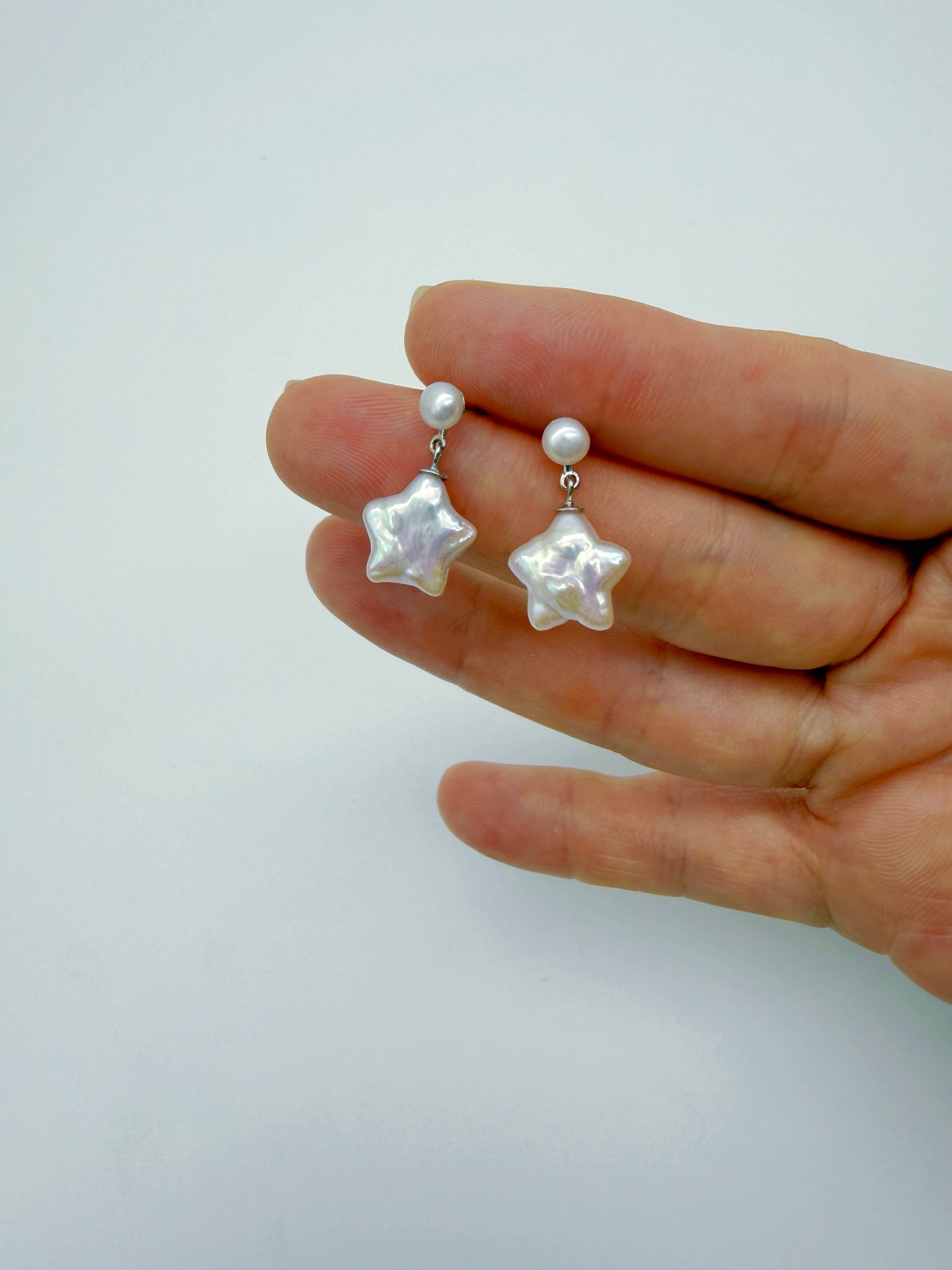 WHITE STAR PEARL EARRINGS