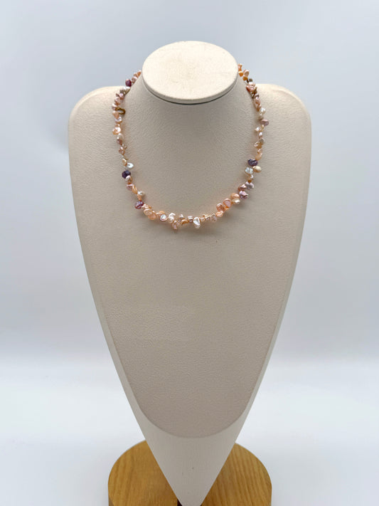 PEACH CAROLINE NECKLACE