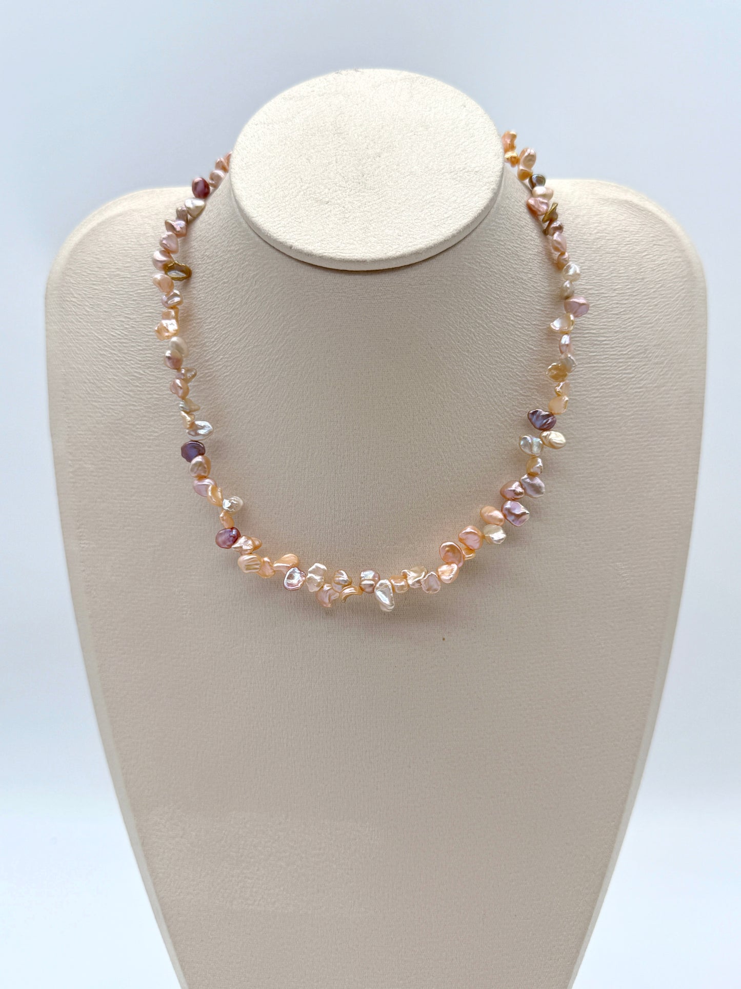 PEACH CAROLINE NECKLACE