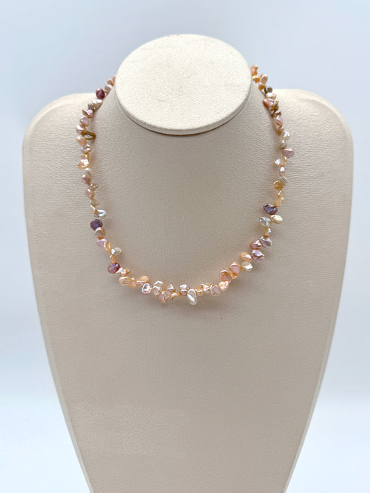 PEACH CAROLINE NECKLACE