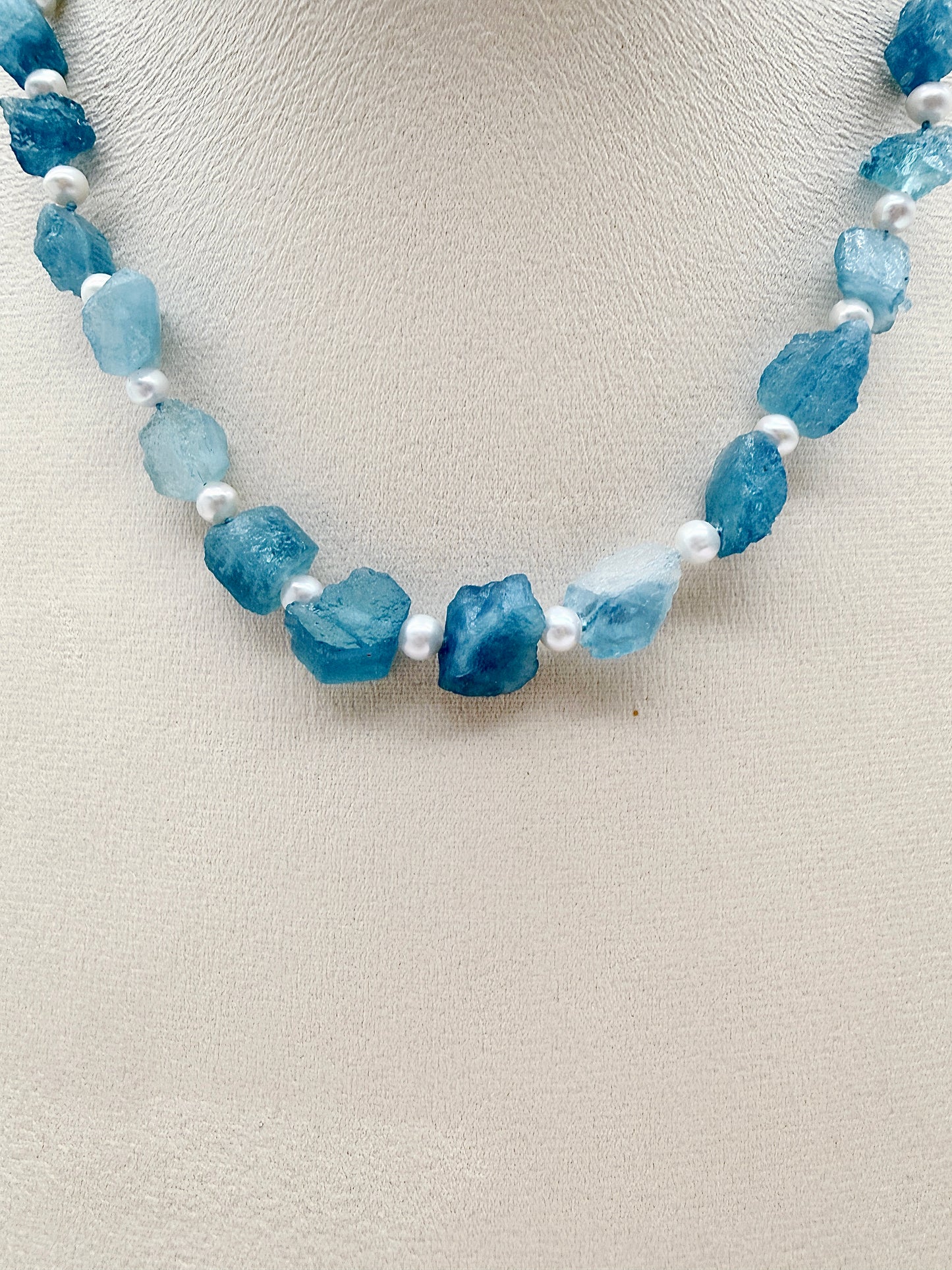 FRESHWATER PEARL WITH AQUAMARINE NECKLACE