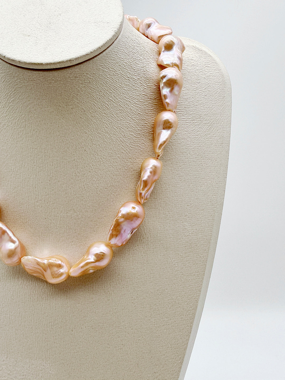 PEACH COLOUR LARGE BAROQUE PEARL NECKLACE