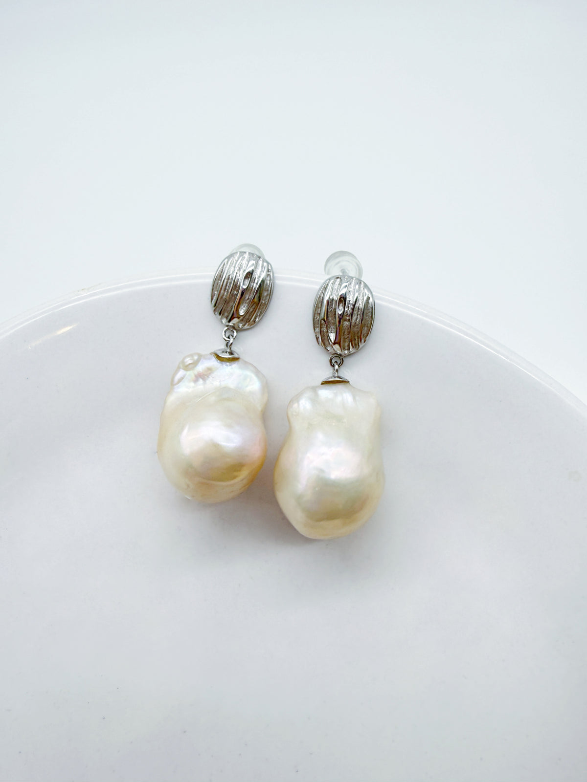 LIGHT CREAM COLOURS BAROQUE PEARL EARRINGS