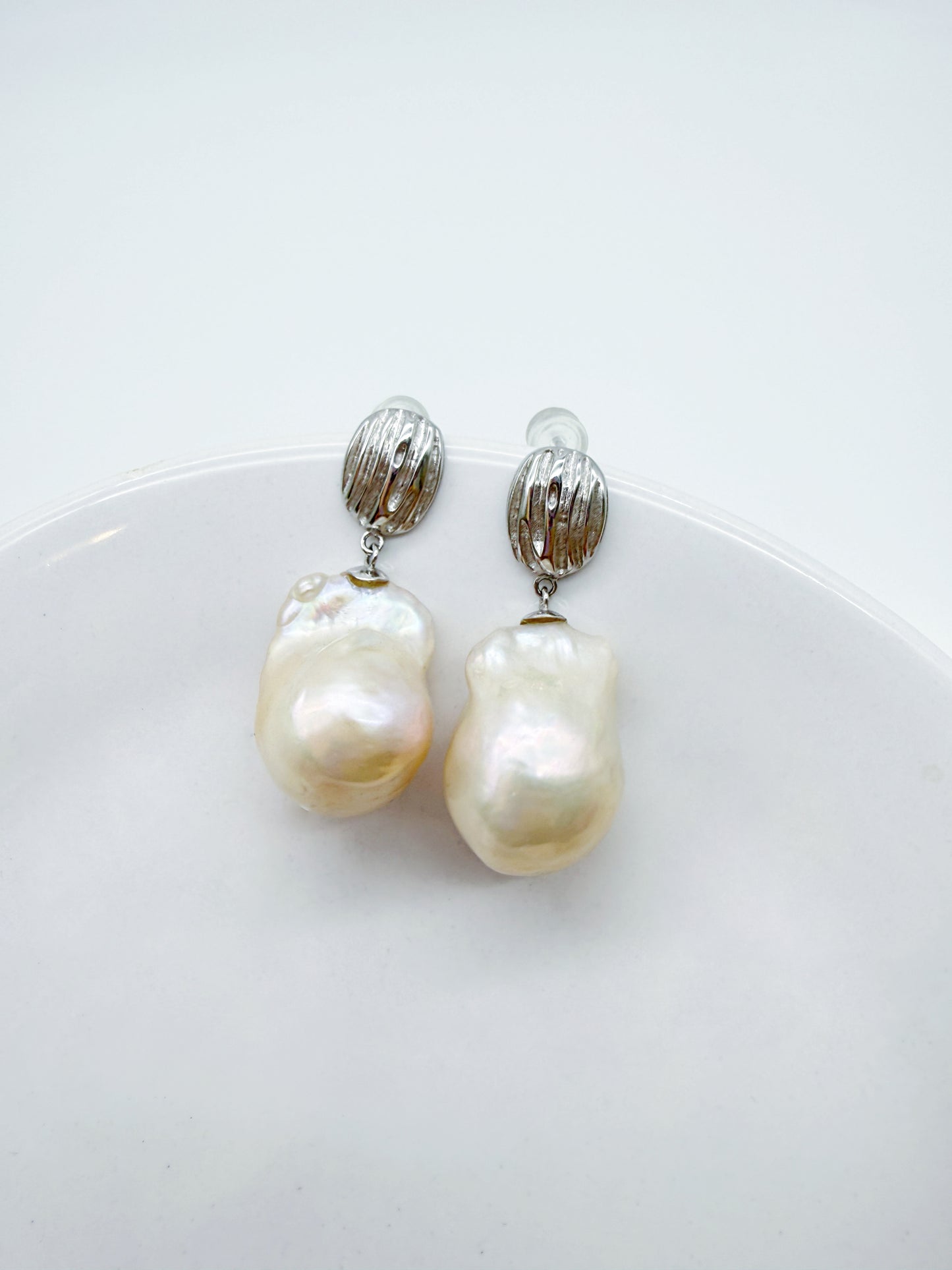 LIGHT CREAM COLOURS BAROQUE PEARL EARRINGS