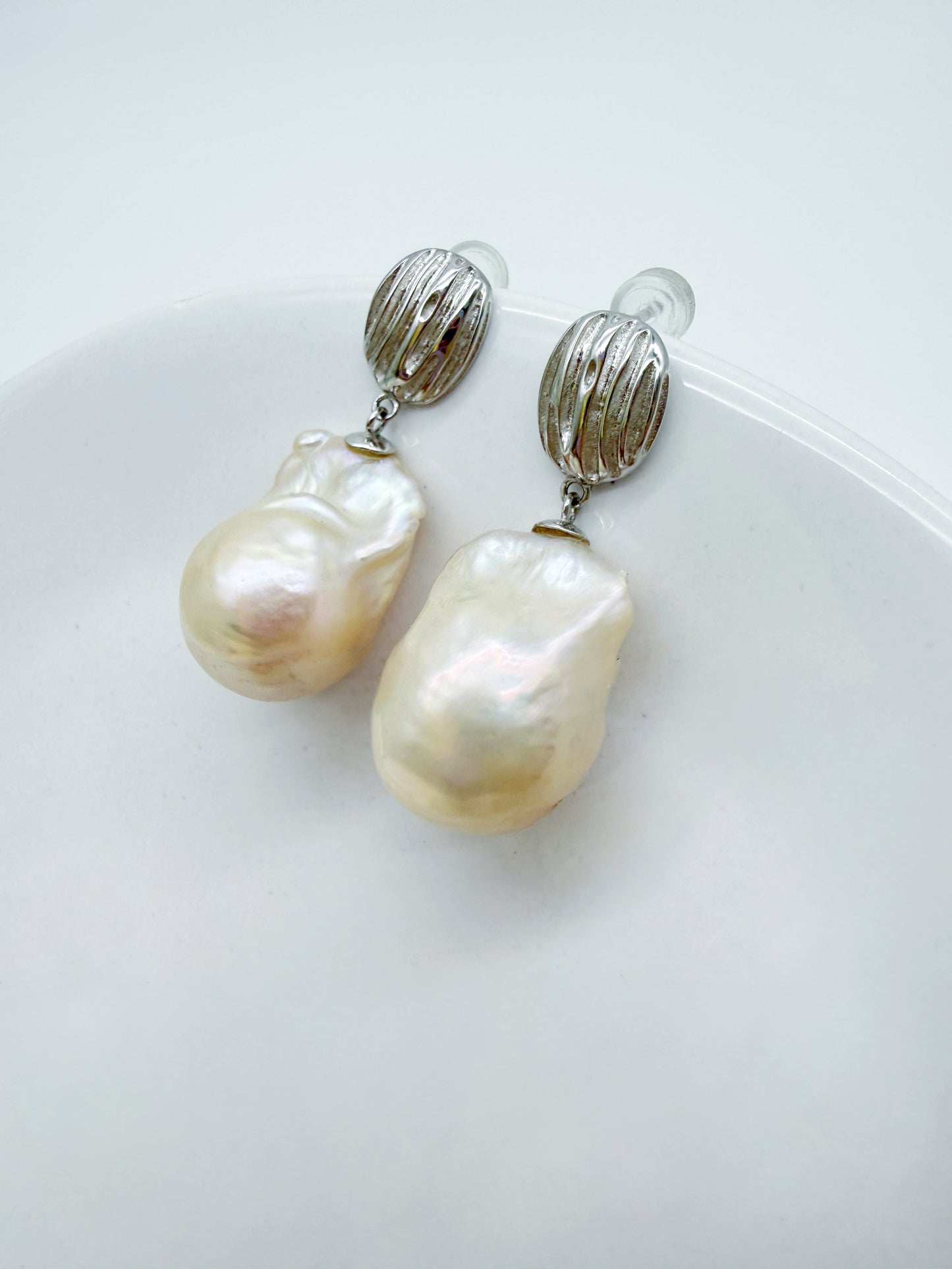 LIGHT CREAM COLOURS BAROQUE PEARL EARRINGS