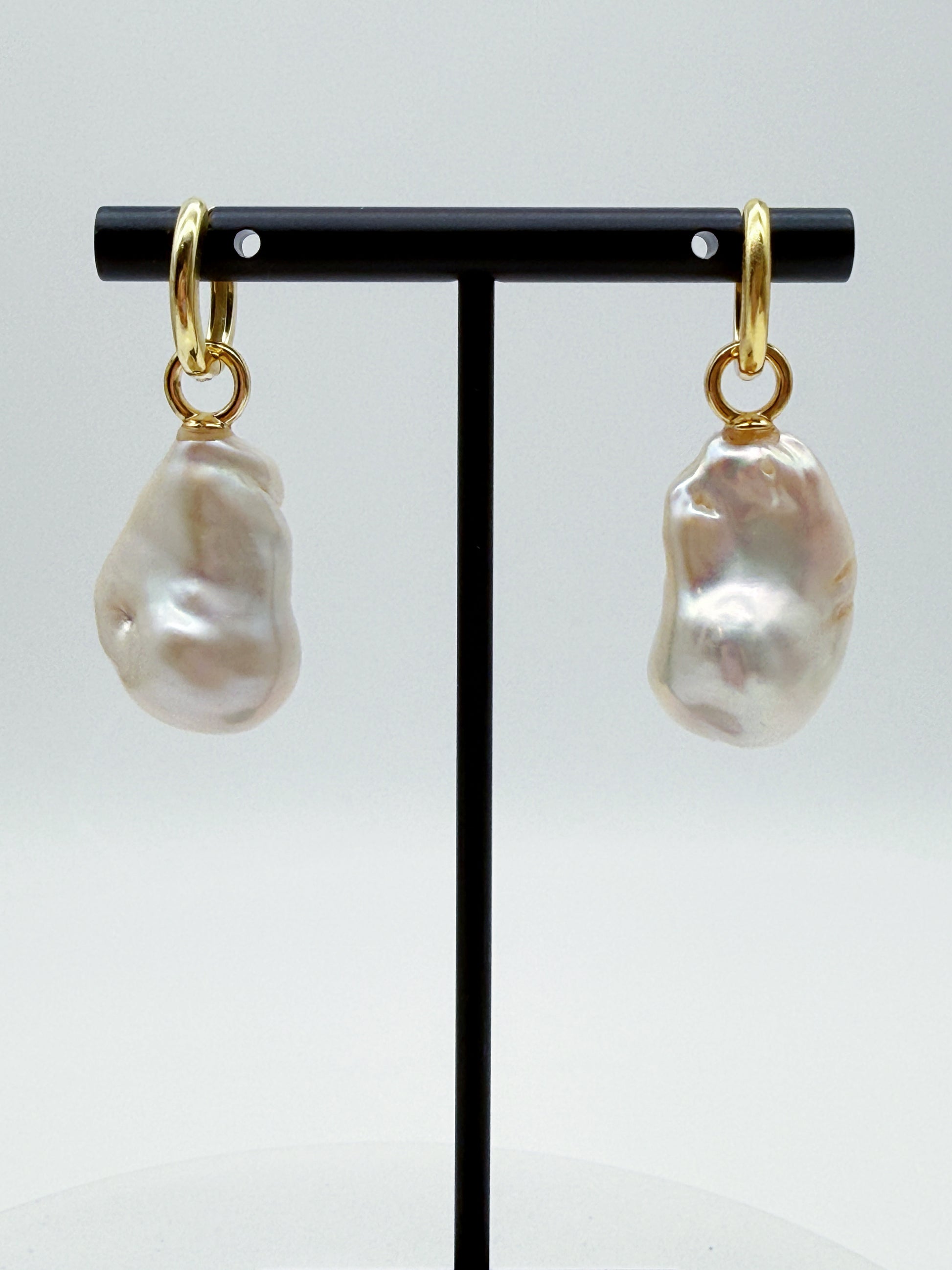 CHAMPAGNE BAROQUE PEARL EARRINGS